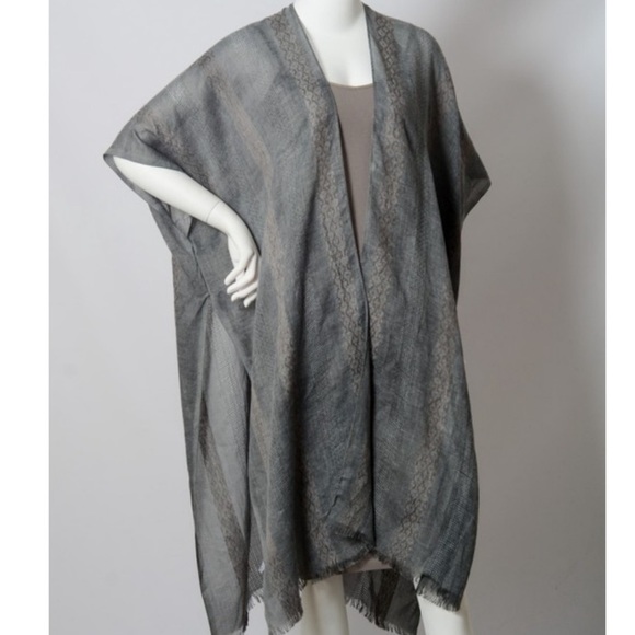 Charcoal gray embroidered raw hem bohemian kimono One Size OS - Picture 4 of 4